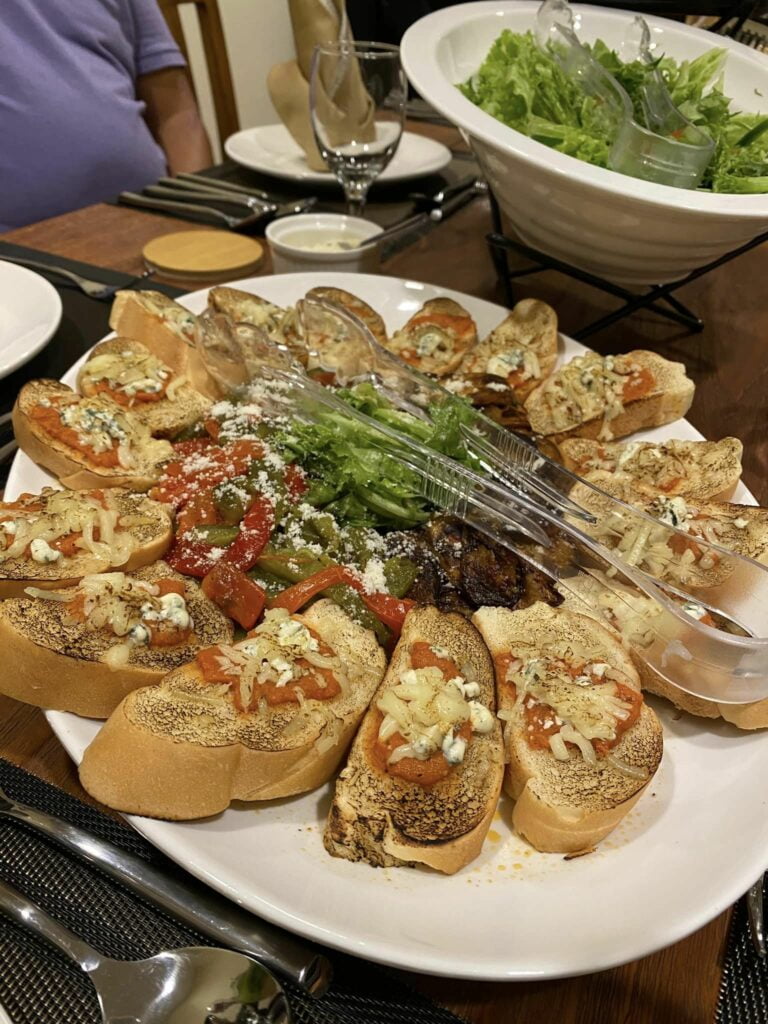 Ala-Ala Fine Dining, 46 Kafe D Boyan Ini Tawar Makanan Enak Serta Pemandangan Indah Kuching