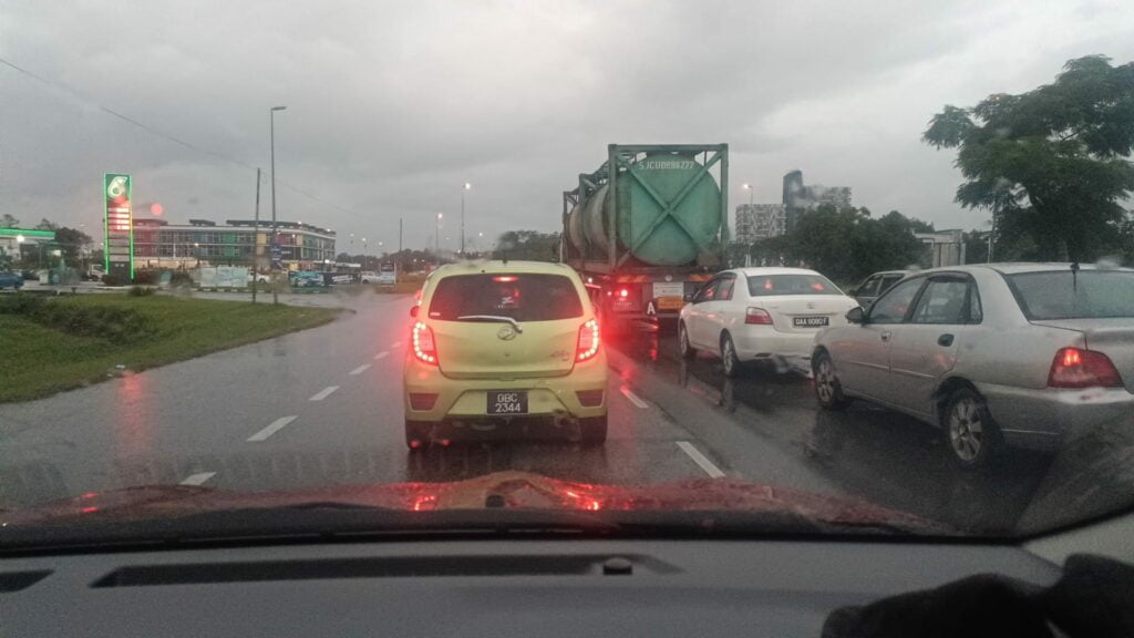 Elak Jalan Sesak Di Kuching-Samarahan, Laluan Pintas Sementara Di Jalan Stutong Dibuka Esok