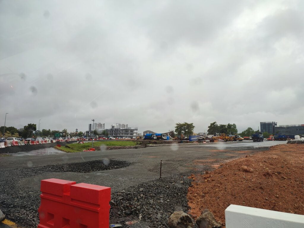 3 Jam Tersangkut, Netizen Desak Projek Lampu Isyarat Jalan Kuching-Samarahan Disegerakan