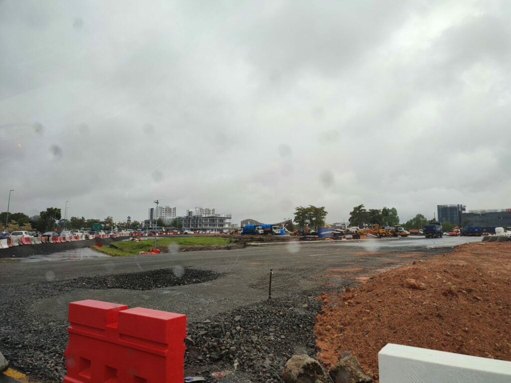 JKR Keluar Notis Proses Menurap Jalan Di Bulatan Expressway Samarahan Hanya Dilakukan Di Malam Hari