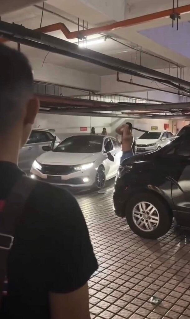 Tular Rakaman Lelaki Mengamuk Tunjuk Samseng Dan Pecah Cermin Kereta Di Miri