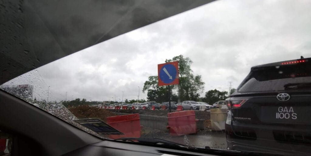 3 Jam Tersangkut, Netizen Desak Projek Lampu Isyarat Jalan Kuching-Samarahan Disegerakan