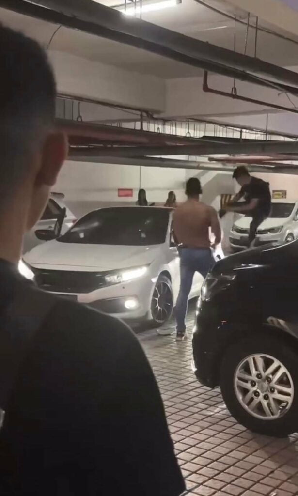 Tular Rakaman Lelaki Mengamuk Tunjuk Samseng Dan Pecah Cermin Kereta Di Miri
