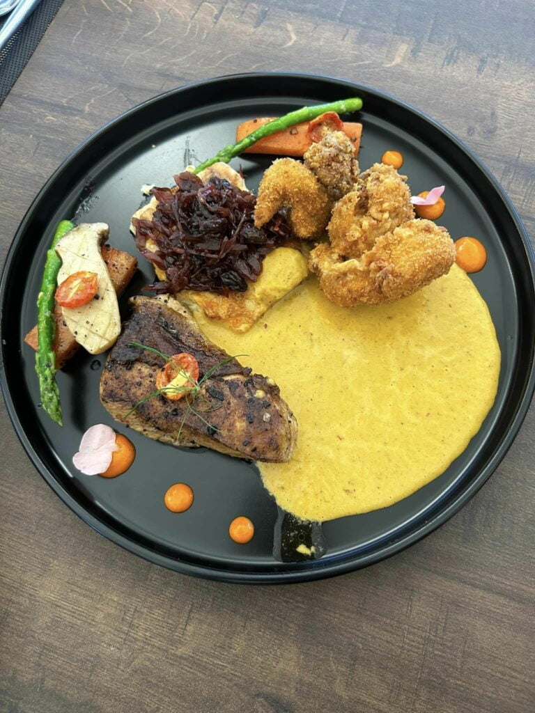 Ala-Ala Fine Dining, 46 Kafe D Boyan Ini Tawar Makanan Enak Serta Pemandangan Indah Kuching