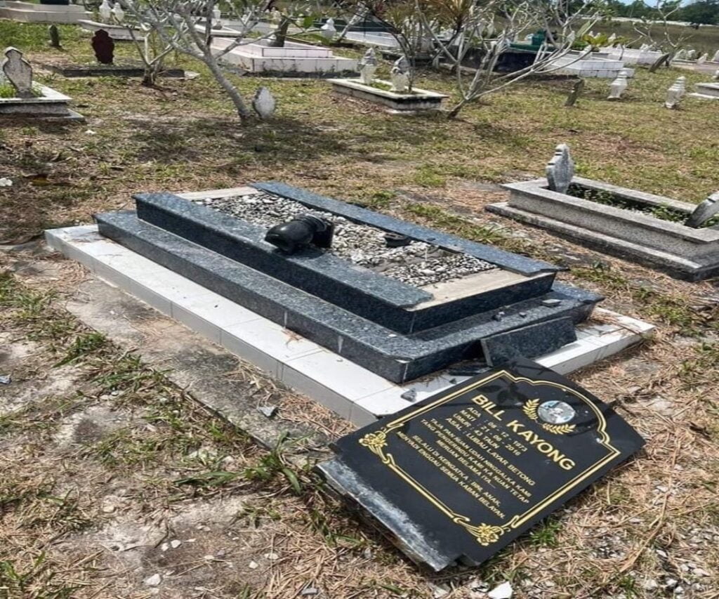 Tular Kubur Bill Kayong Dirosakkan Di Miri, Netizen Risau Dan Gesa Ada Tindakan Sewajarnya