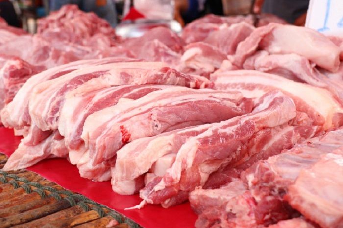 Harga Melonjak Naik, Netizen Boikot Daging Babi Sampai Gawai Minta Kerajaan Kawal Harga