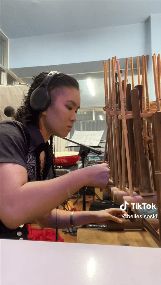 Guna Instrumen Etnik, Remaja Berbakat Ini Raih Lebih 10 Juta Tontonan Di Tiktok