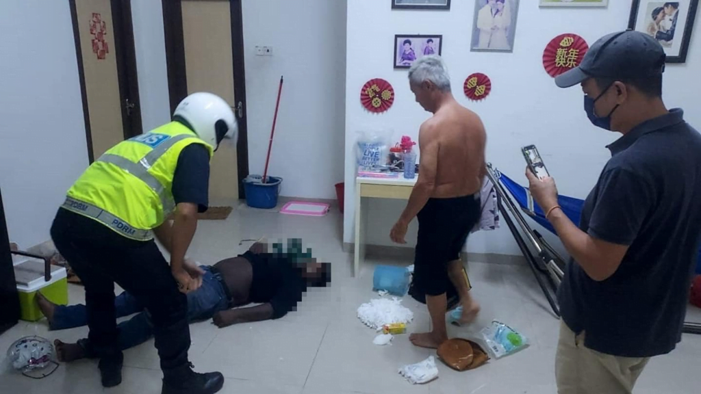 Tertidur Di Rumah Yang Hendak Diceroboh, Penjenayah Ditemui Dalam Keadaan Mabuk