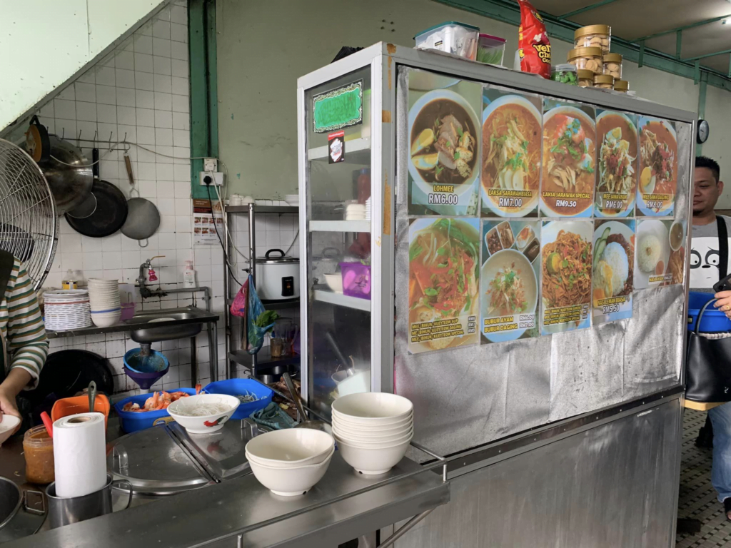 Hing Chuong Cafe Di Sarikei Ini Menyediakan Laksa Sarawak Enak Kegemaran Penduduk Tempatan