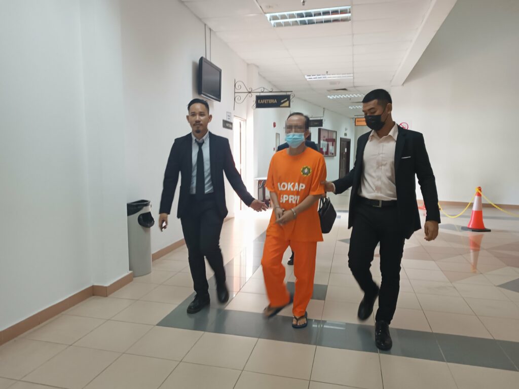 Salah Guna Kuasa Dan Jawatan, Pengurus Besar PPK Di Kuching Telah Direman 6 Hari