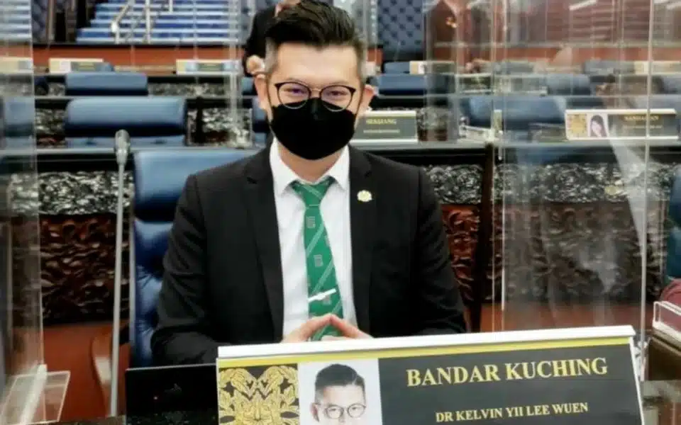 Telan Kos 30 Juta, MP Kuching 'Bantah' Idea Kerajaan Sarawak Mahu Bina Tiang Bendera Tertinggi