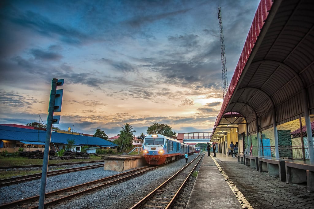 Fadillah Cadang Bina Laluan Kereta Api Di Sempadan Sarawak Hubungkan Indonesia