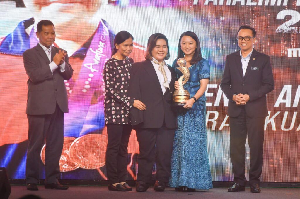 Dinobat Olaragawan Dan Olaharagawati, 3 Atlet Borneo Sapu Bersih Anugerah Sukan Negara 2021