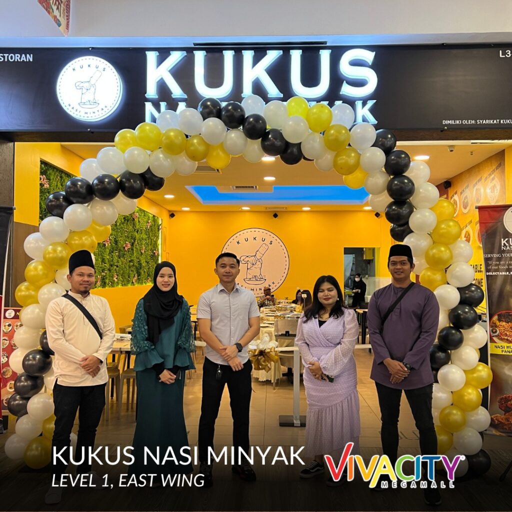 Teringin Nasi 'Pengilan', Kukus Nasi Minyak Hidang Menu Kenduri Di Vivacity Kuching