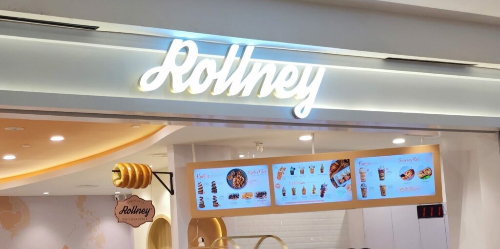Buka Cawangan Pertama Di Vivacity Kuching, Nikmati Dessert Premium Dari Rollney