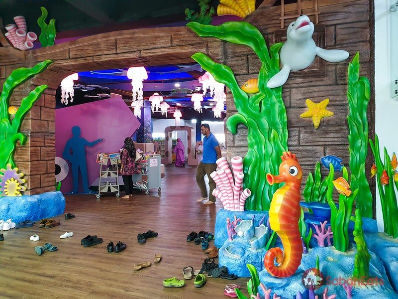 Disangka Shopping Mall, Perpustakaan Tanjung Aru Jadi Tarikan Pelancong Ke Sabah