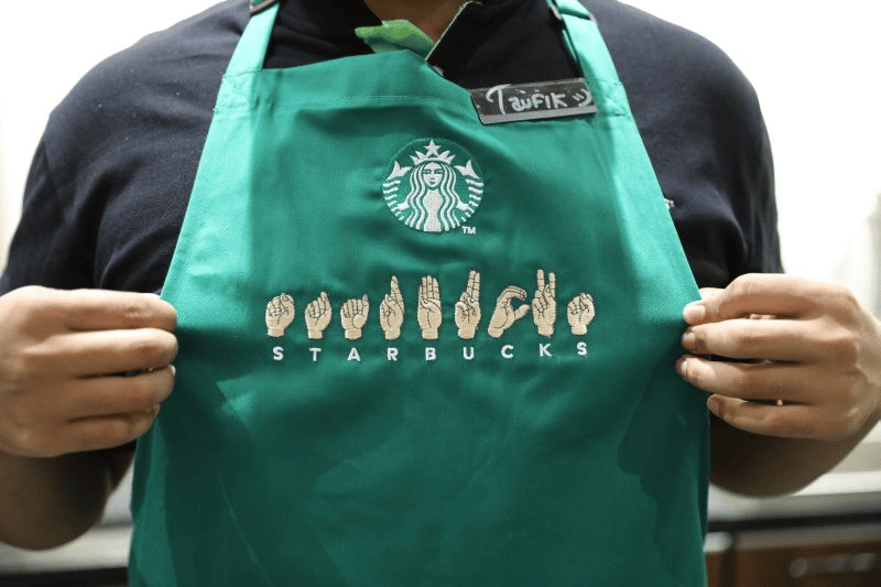 Terbaik, Starbuck Buka Cawangan Pertama Guna Bahasa Isyarat Di Vivacity Kuching