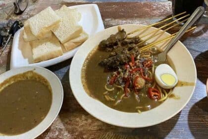 Legend Di Kuching, Mi Jawa Rabak Ini Jadi Menu 'Breakfast' Kegemaran Penduduk Tempatan