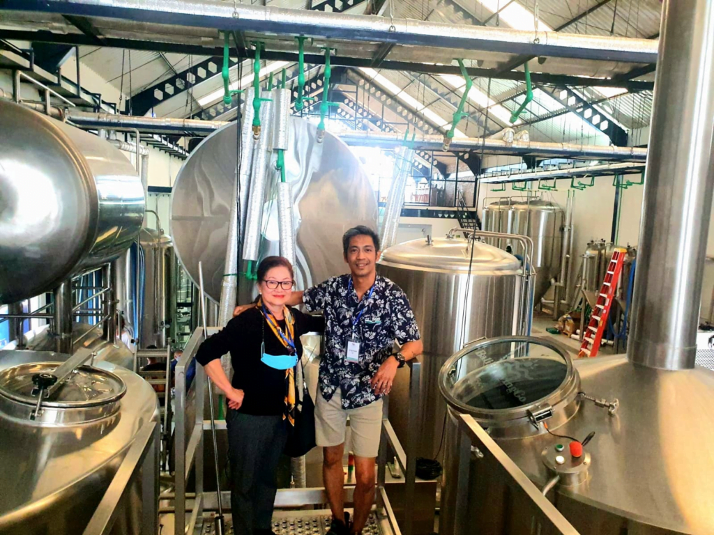 Arak Buatan Tempatan Sarawak Yang Pertama, 1602 Beer Dilancarkan Secara Rasmi Hari Ini