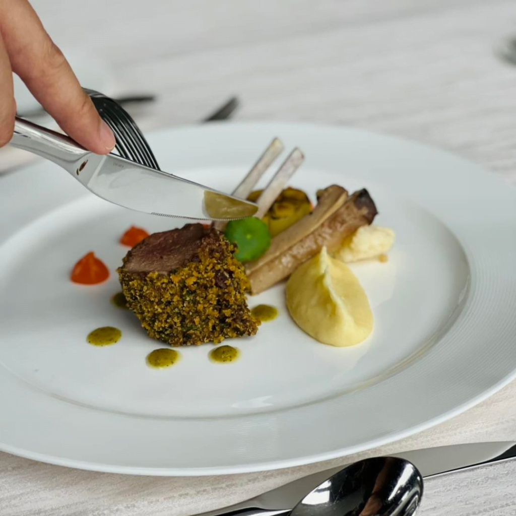 Luang Bersama Tersayang Pada Hari Valentine, Ini Senarai Fine Dining Di Kuching