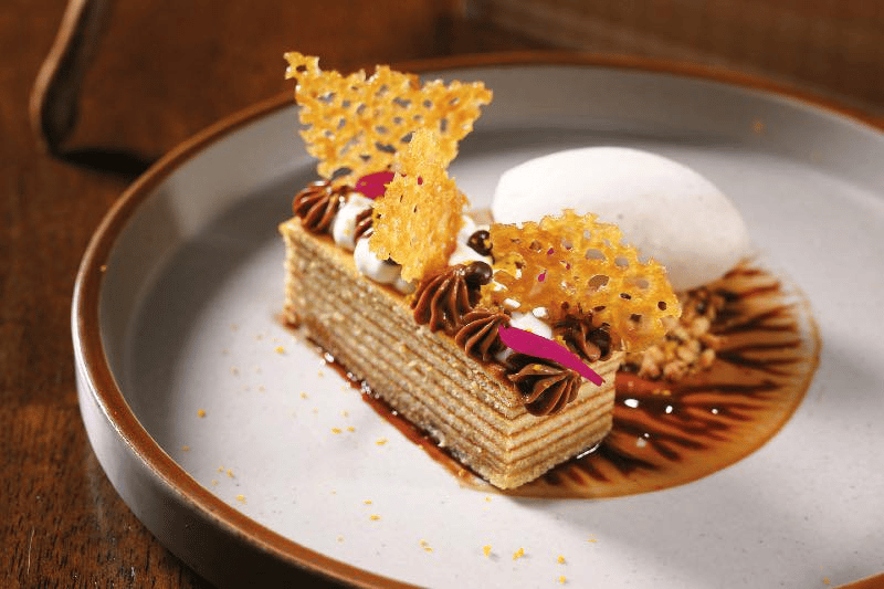 Luang Bersama Tersayang Pada Hari Valentine, Ini Senarai Fine Dining Di Kuching