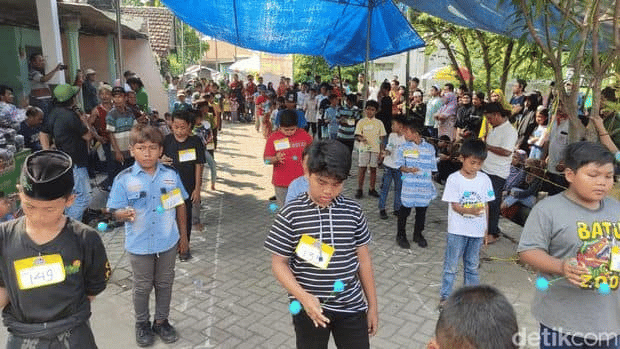 Juara Main Lato-Lato 2 Jam Tanpa Henti, Kanak-Kanak Dari Indonesia Ini Dihadiahkan Kambing
