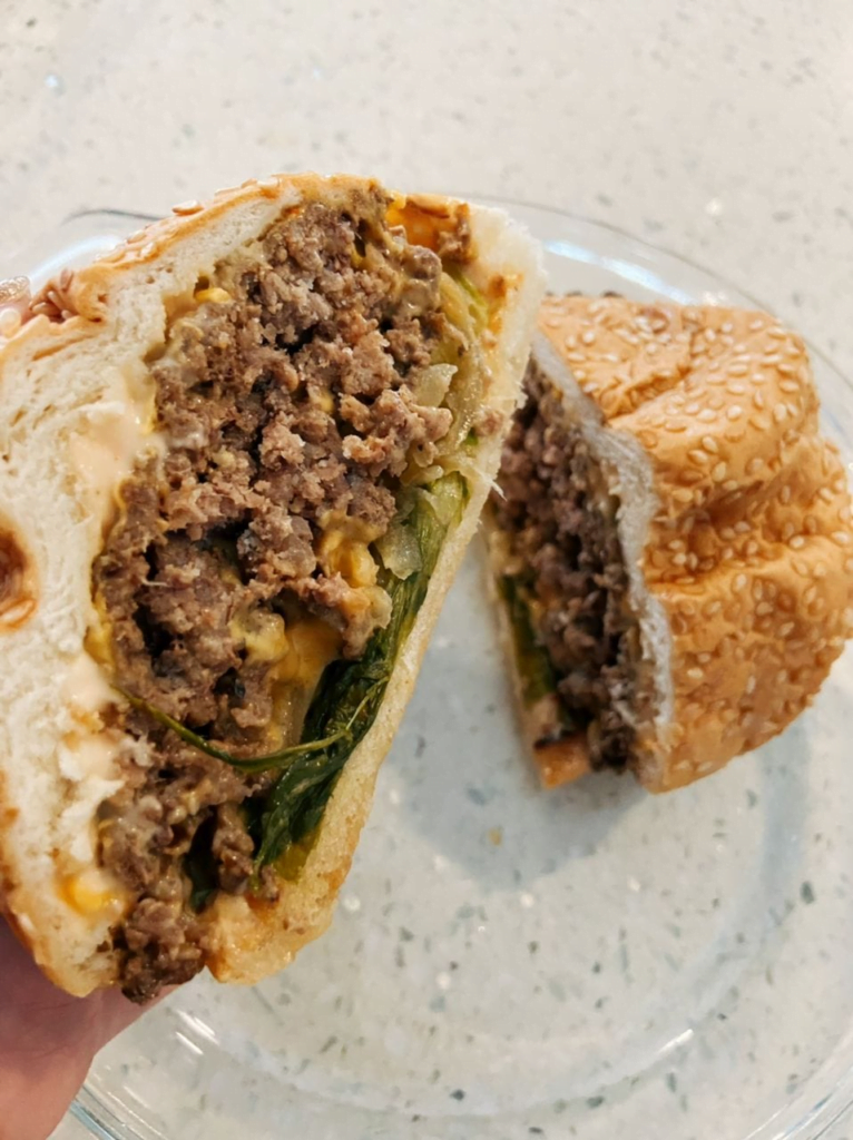 Daging Juicy Dan Padat, Nikmati Kelazatan Burger Padu Di Mr P Smashed Burger Kuching