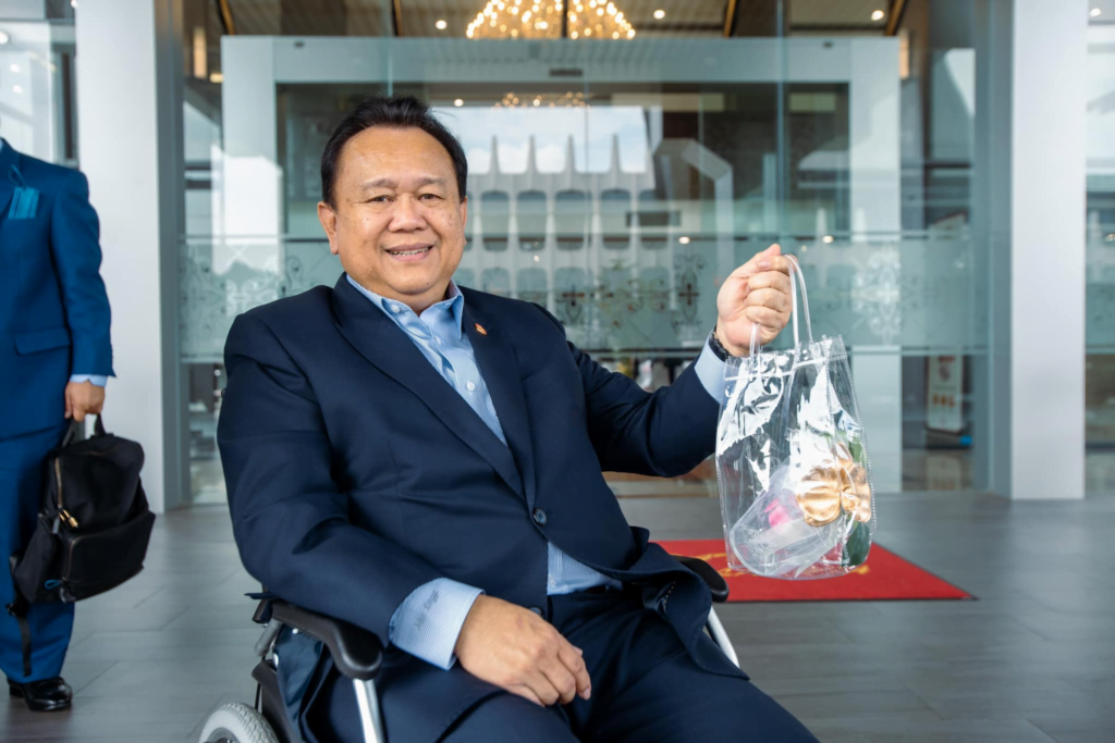 YB Dato Seri Alexander Nanta Linggi Dedah Sikap Isteri PM Anwar Ibrahim Yang Buat Ramai Kagum