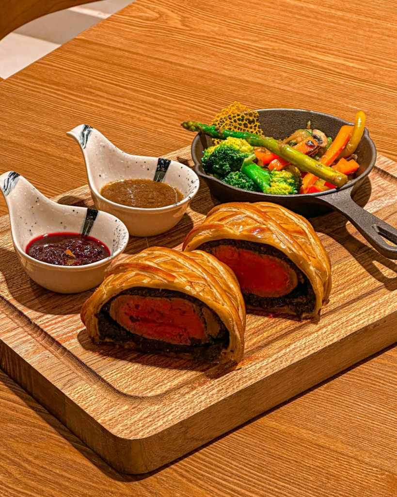 Ada Beef Wellington, Rasai Pengalaman Fine Dining Di Restoran Borneo Cultures Museum Kuching