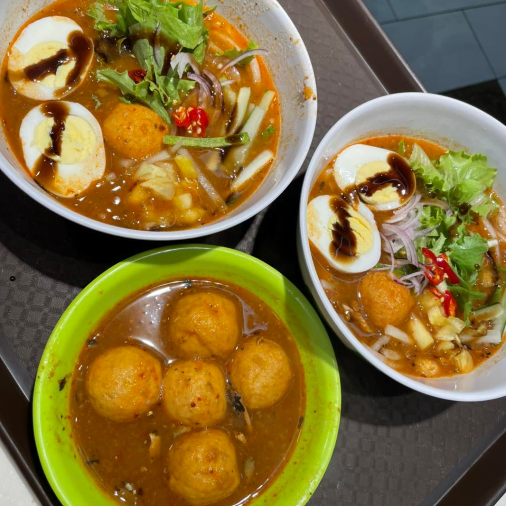 23 Lorong Selamat Ini Jadi Port Makan Baru Untuk Menikmati Asam Laksa Penang Di Kuching