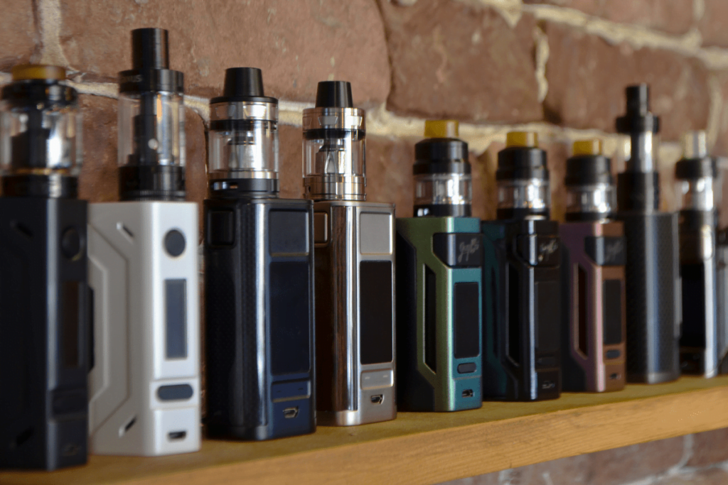 Tergamak Pukul Bapa Guna Vape, Penganggur Dipenjara Setahun Di Kuching