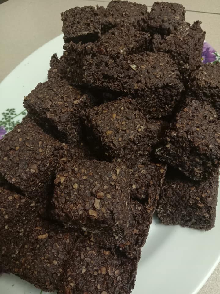 Mudah Saja! Hanya Guna Dua Bahan, Ini Adalah Resipi Coklat Nestum Bar Untuk Hidangan Raya