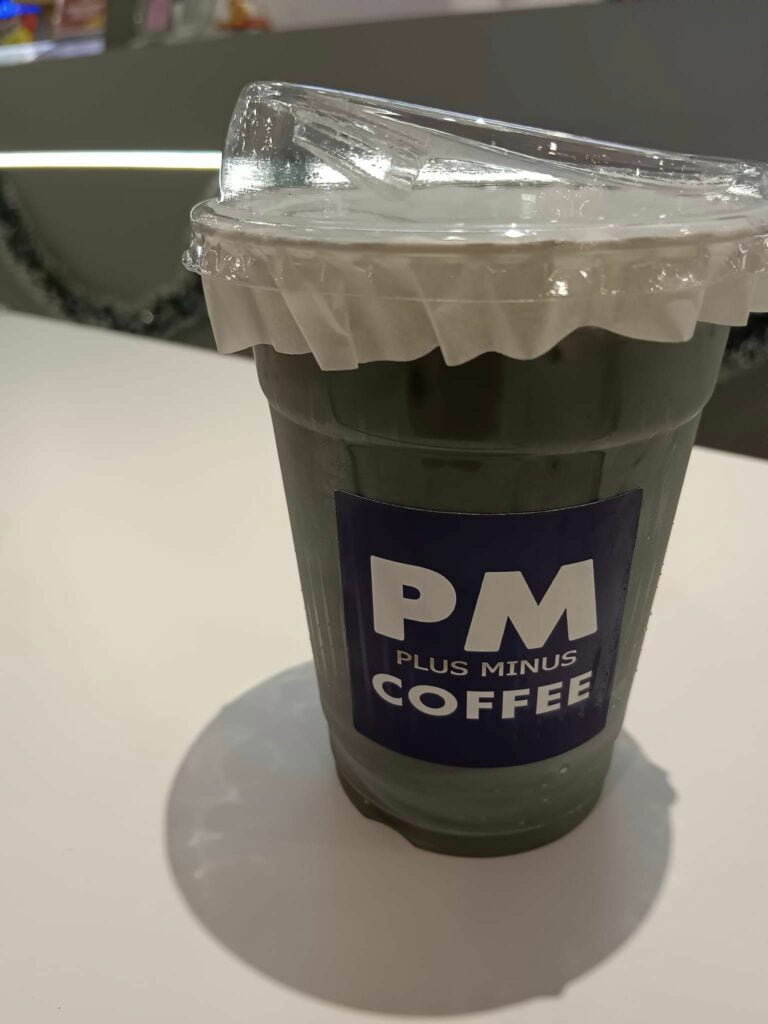 Khas Buat Peminat Kopi, Anda Wajib Cuba Plus Minus Coffee Di Plaza Merdeka