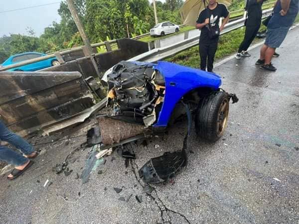 Kereta Terputus Dua, Anggota Polis Maut Terlibat Dalam Kemalangan Ngeri Di Jalan Serian