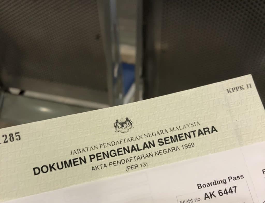 20 Tahun Hidup Sebagai 'Orang Luar', Lelaki Ini Akhirnya Dapat Dokumen Pengenalan Sementara