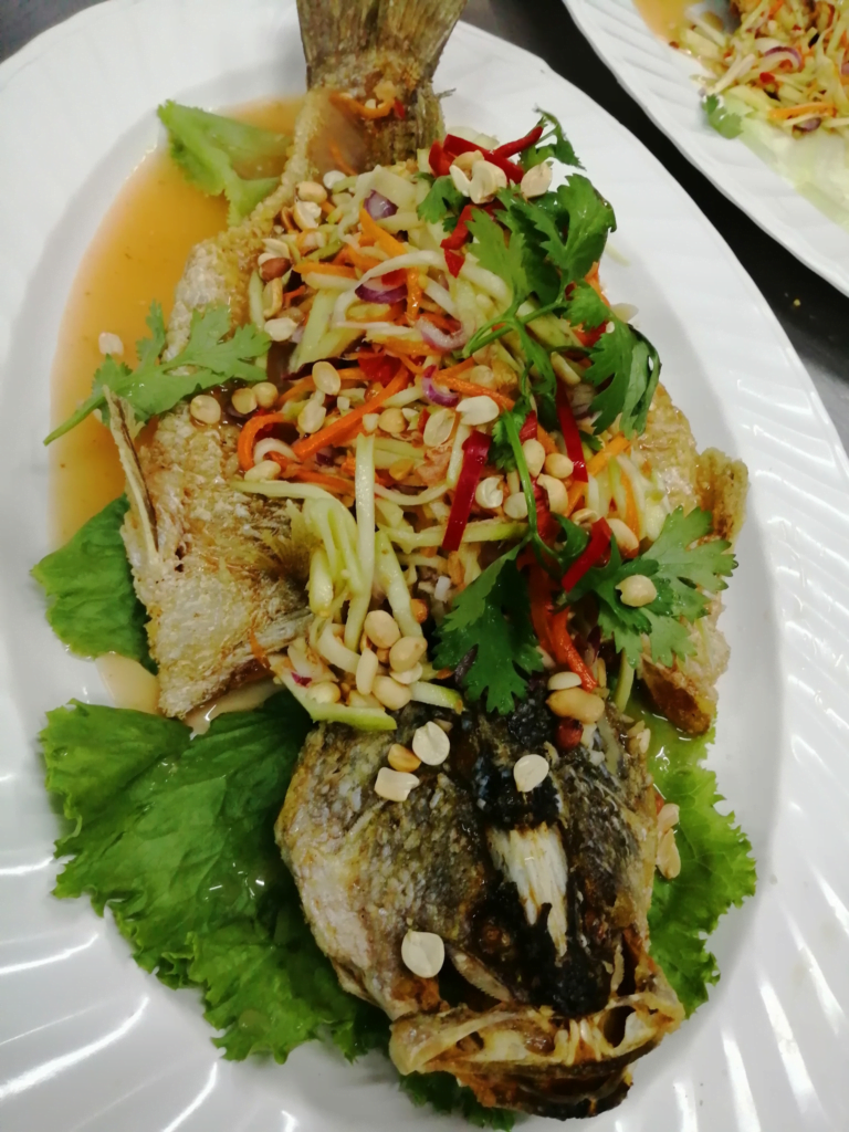 Restoran Thailand Legend Di Kuching, Nikmati Pelbagai Jenis Seafood Segar Di Bangkok Thai