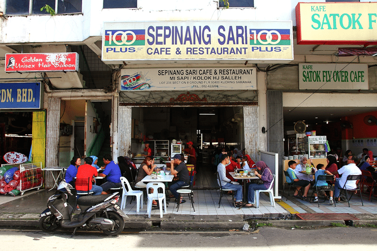 Datang Ke Sarawak, Shaheizy Sam Cuba Mi Kolok Legend Di Sepinang Sari Kuching