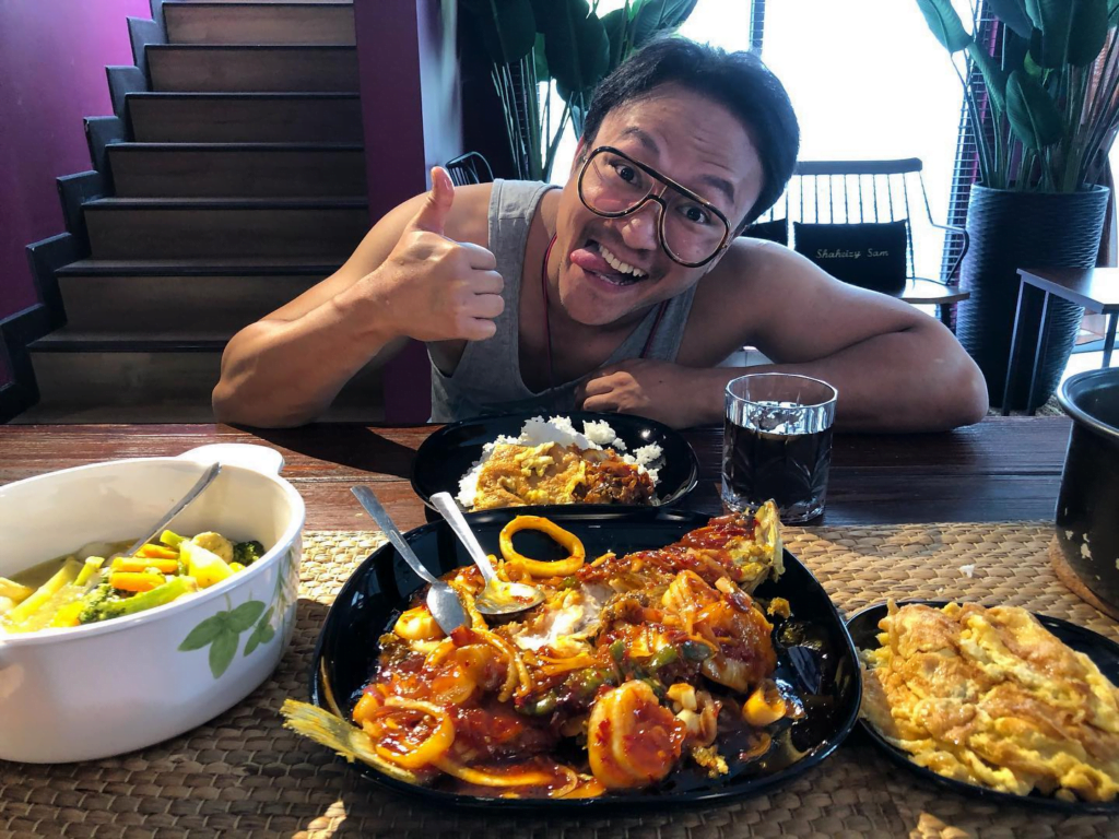 Datang Ke Sarawak, Shaheizy Sam Cuba Mi Kolok Legend Di Sepinang Sari Kuching