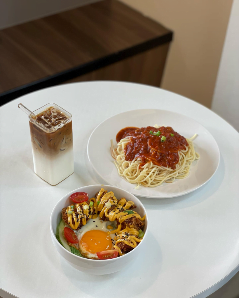 Cafe Hidden Gem, Dawn House Di Sarikei Ini Saji Menu Unik Gabungan Asia Dan Barat Buat Anda