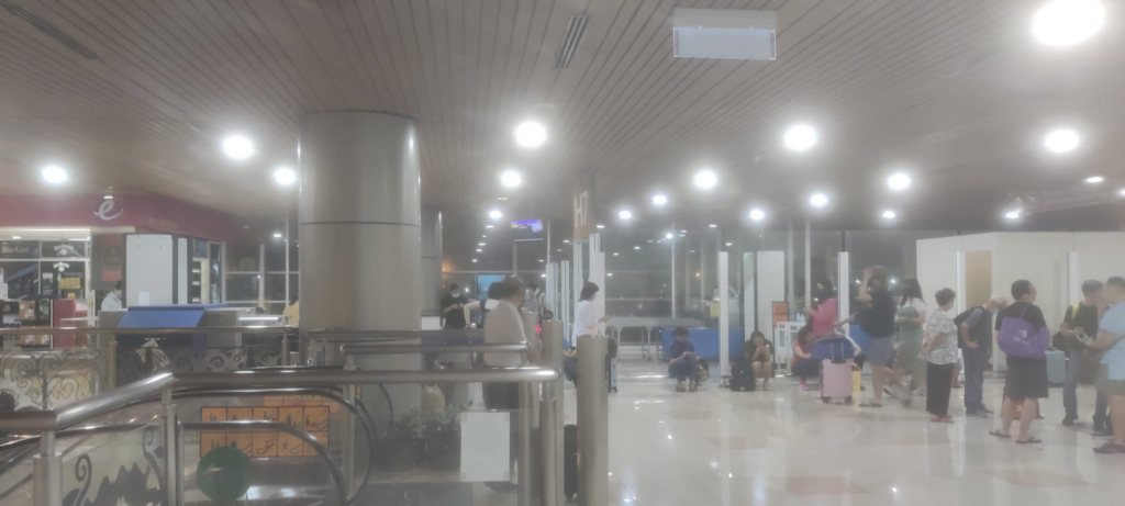 Serba Kekurangan, Wanita Luah Rasa Kecewa Dengan Kawasan Menunggu Di Perlepasan Antarabangsa KIA
