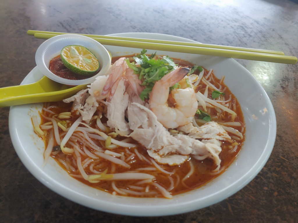 Ada Kampua, Laksa Sarawak, Mi Tomato, Sainah Cafe Di Kuching Ini Jadi Port Breakfast Kegemaran Ramai