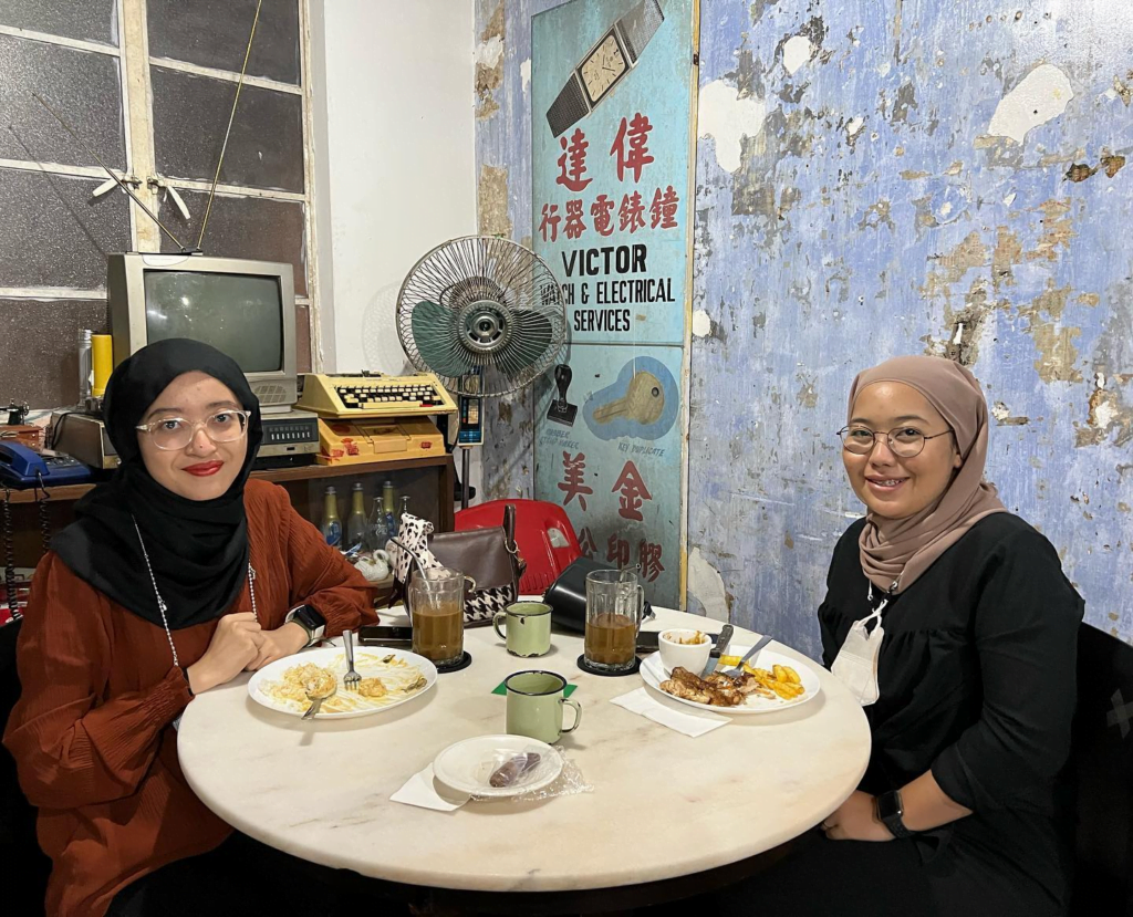 Port Makan Kegemaran Ramai, Anda Perlu Cuba Kafe KopiCut Di Kuching Ini