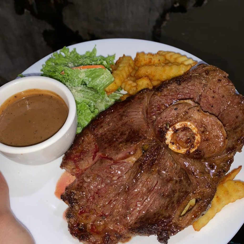 Port Makan Kegemaran Ramai, Anda Perlu Cuba Kafe KopiCut Di Kuching Ini