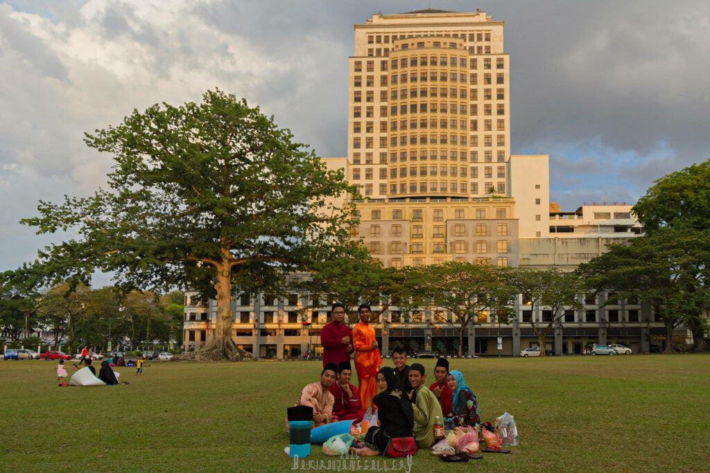 Juh Berambeh Sungke, Acara Buka Puasa Ala Picnic Di Padang Merdeka Kuching Berlangsung Hari Ini