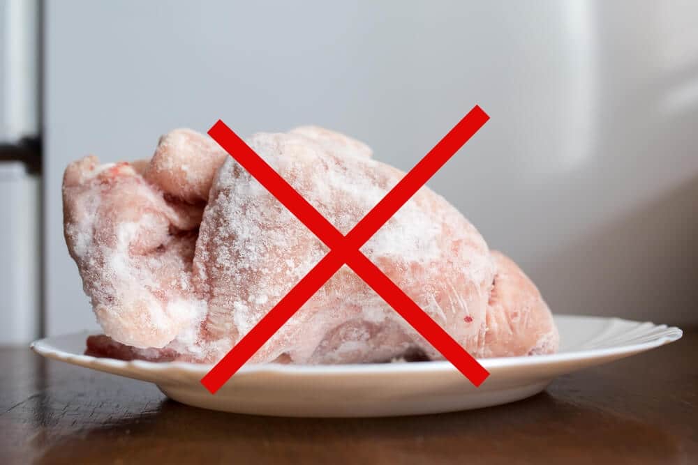 Boleh Mengundang Salmonella, Ini Cara Untuk Anda 'Defrost' Ayam Dengan Cara Yang Betul