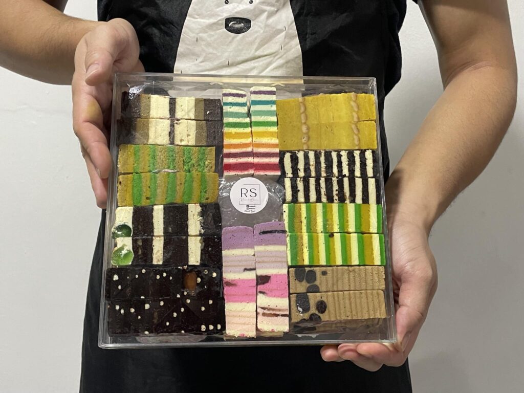 Harus Guna Telur Gred A Atau AA, Lelaki Ini Kongsi Tips Untuk Hasilkan Kek Lapis Sedap