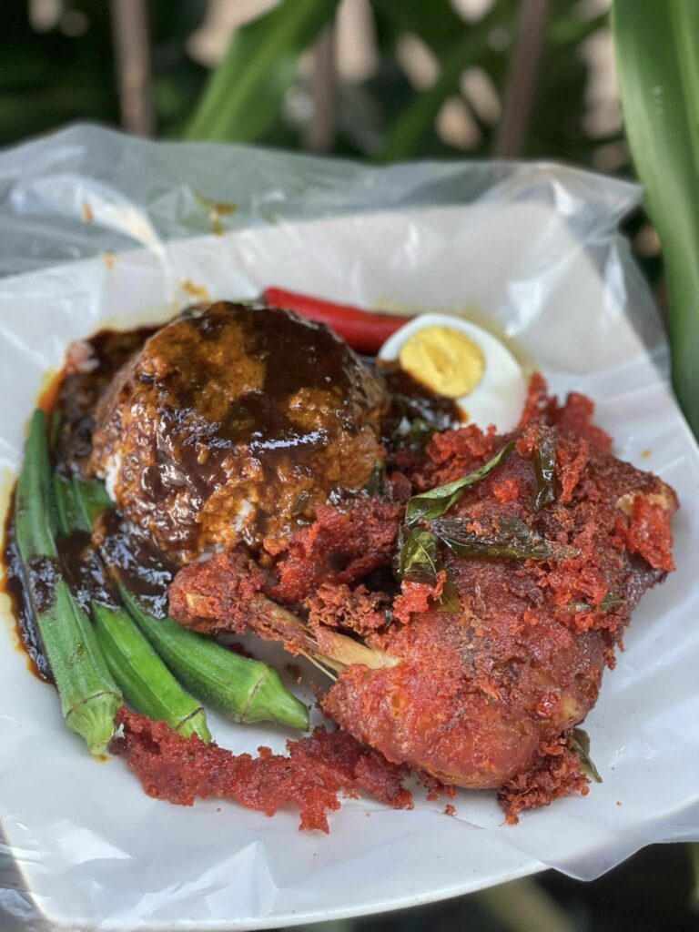 Teringin Pekena Nasi Kandar Macam Di Penang, Anda Boleh Cuba Di Depo Kitchen