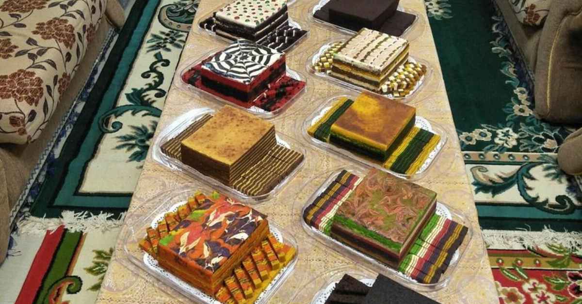 Hidang Hingga 40 Loyang Kek, Ketahui Tradisi Palak Meja Yang Popular Di Sarawak
