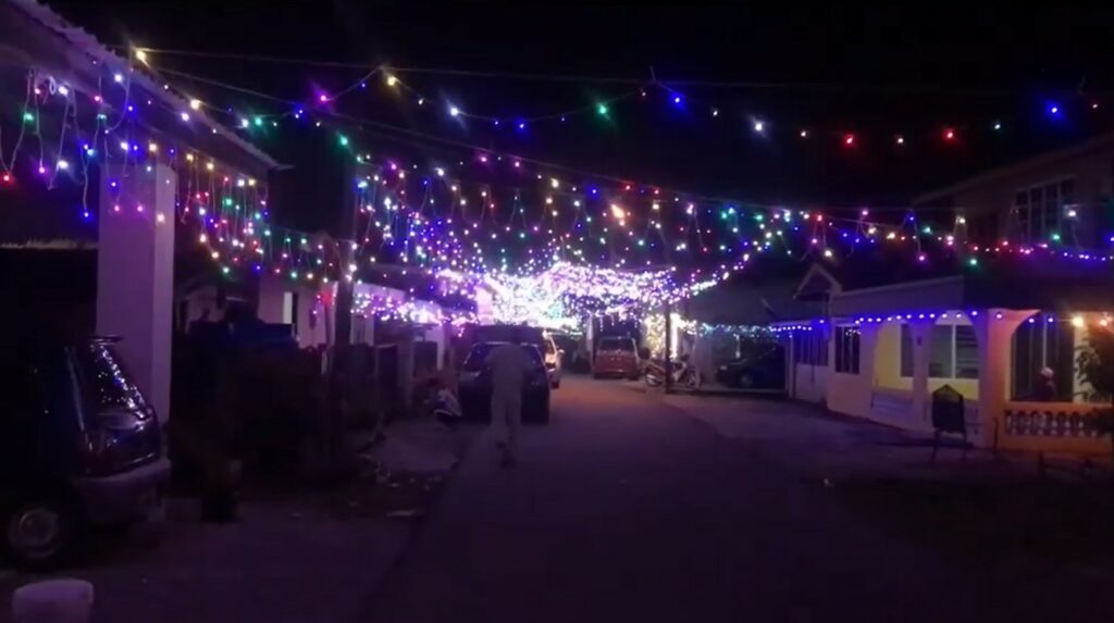 'Tok Nang Next Level', Kampung Serpan Laut Meriah Dengan Lampu Lip Lap Buat Netizen Teruja