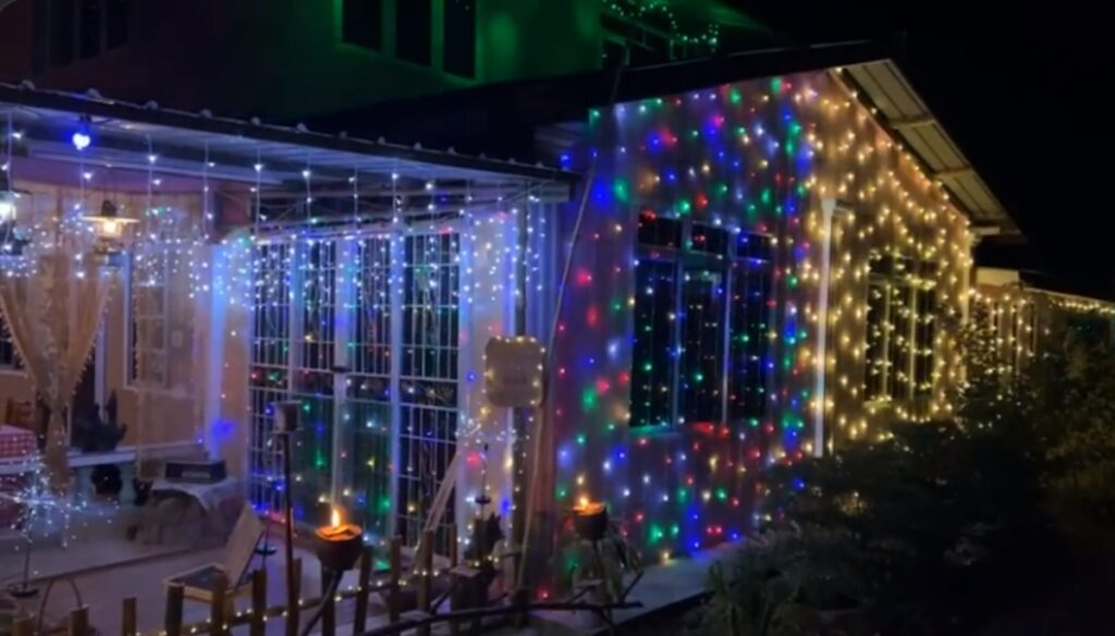 'Tok Nang Next Level', Kampung Serpan Laut Meriah Dengan Lampu Lip Lap Buat Netizen Teruja